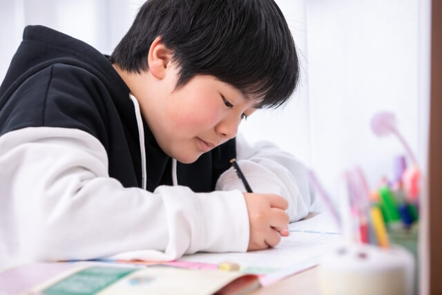 小学生の通信教育の費用はいくら？安い通信教材をランキングで紹介